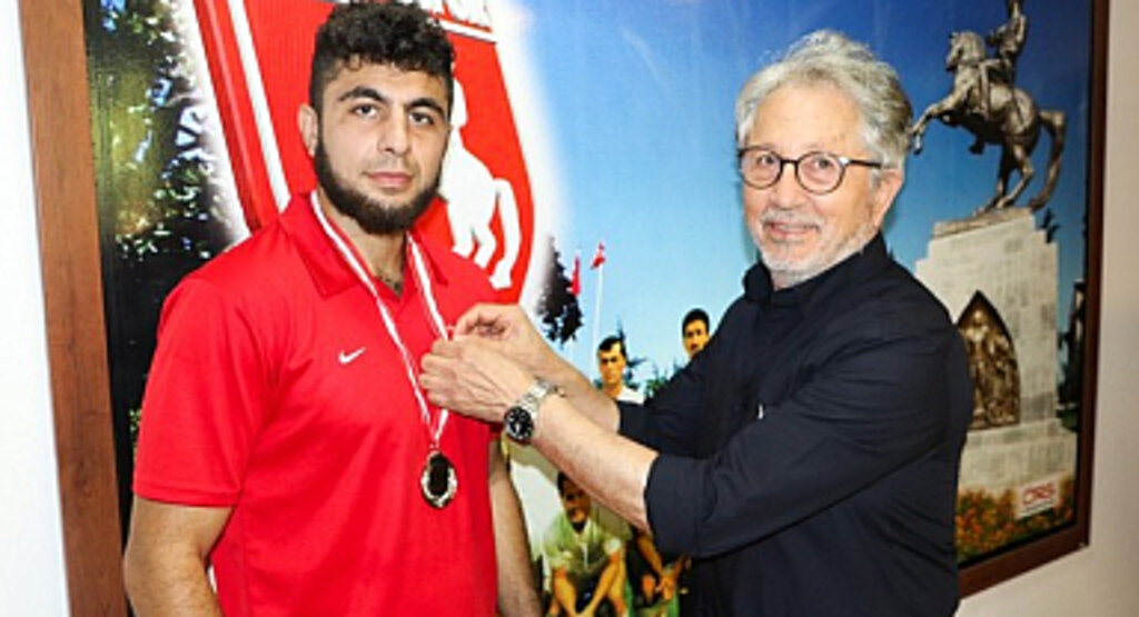 Samsunspor'un Başarılı Sporcuları Altınla Ödüllendirildi!