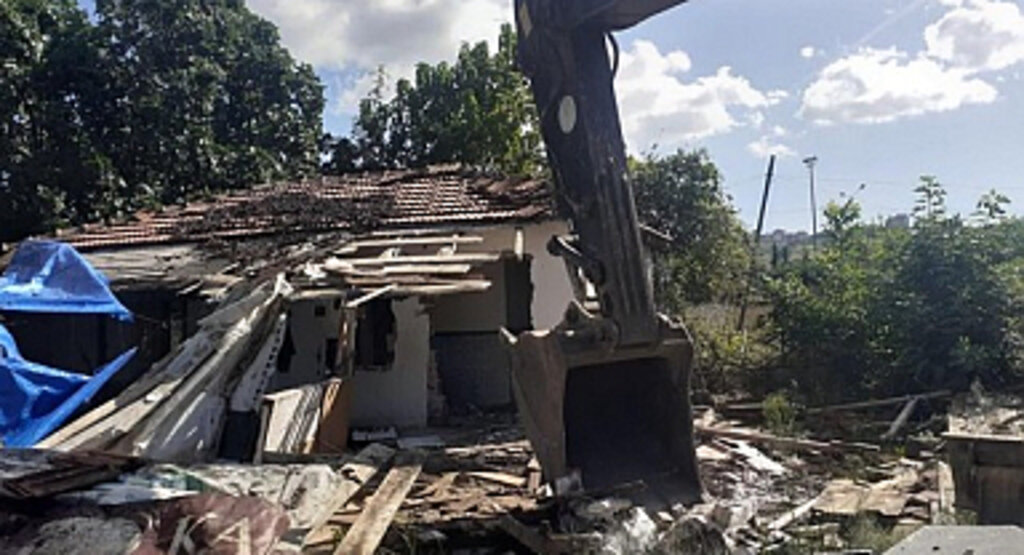 İlkadım’da Şikâyet Konusu Olan Metruk Binalar Bir Bir Yıkılıyor!