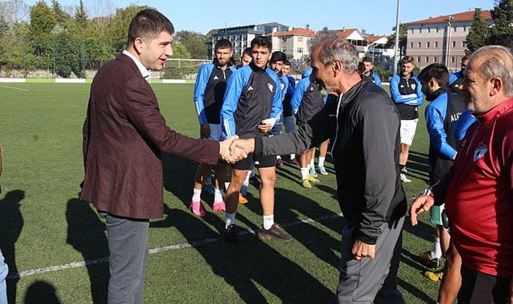 Kaymakam Kayabaşı'ndan Alaçamspor'a Ziyaret!