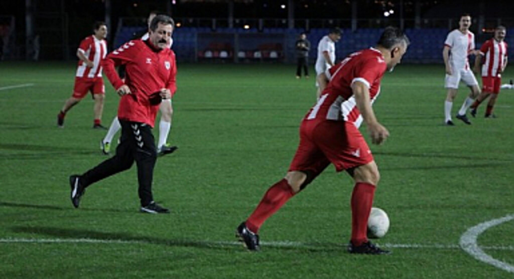 Samsun’da Protokol İle Eski Futbolcular Oynadı!