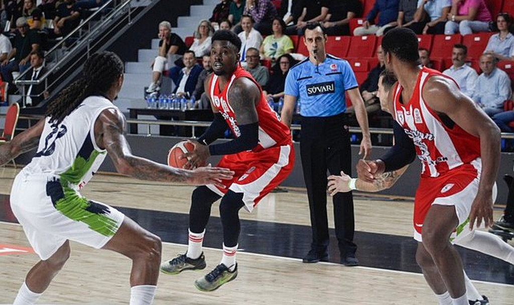 Samsunspor Basketbol Manisa'da Fark Yedi!