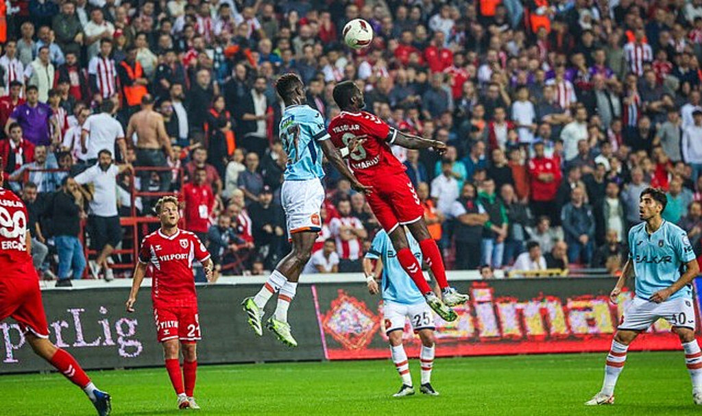 Samsunspor Sahasında Puanla Tanıştı!