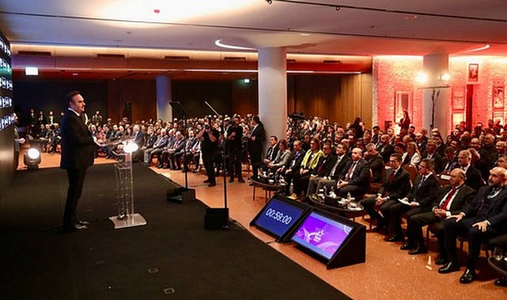 Bakan Kacır’dan Büyüme Trendi İçin Yüksek Teknoloji Vurgusu!