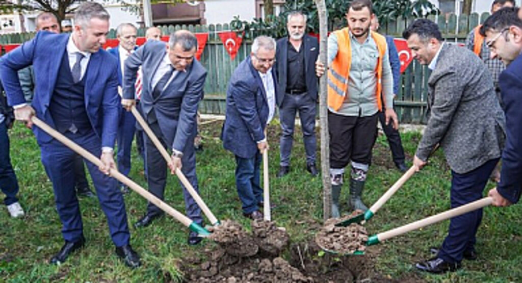 Çarşamba’da Fidanlar Toprakla Buluştu!