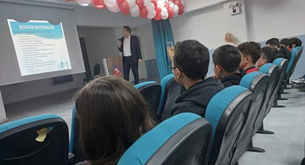 Lise Öğrencilerine Samsun Kariyer Eğitimi Programı Başladı!