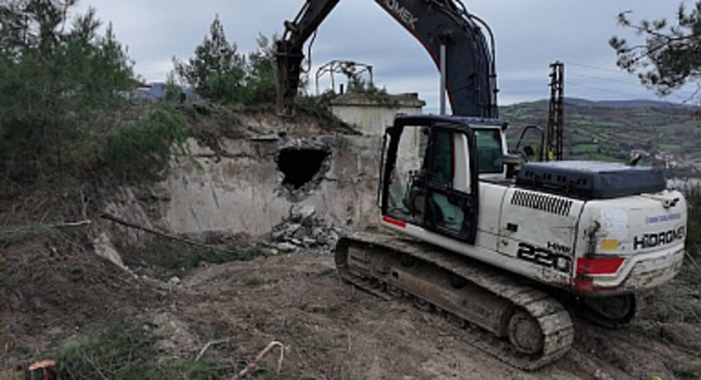 Alaçam Merkezin İçme Suyu Deposu Yenileniyor!
