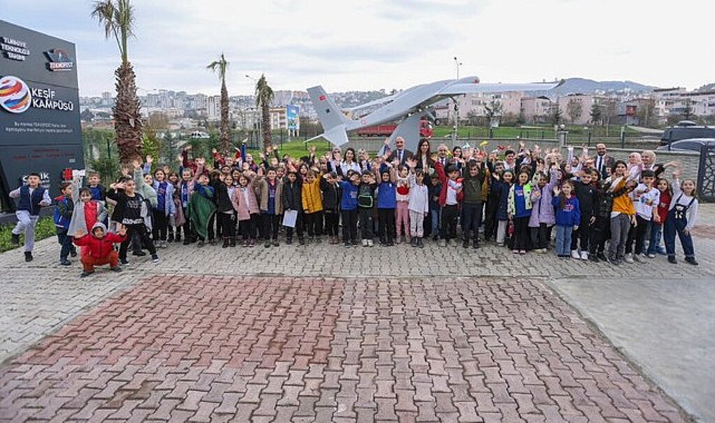 Canik’te Akıncı TİHA Pozu!
