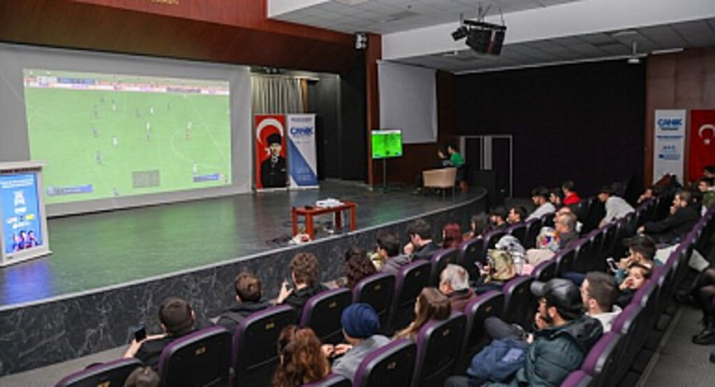 Canik’te Espor Turnuvası Nefesleri Kesti!
