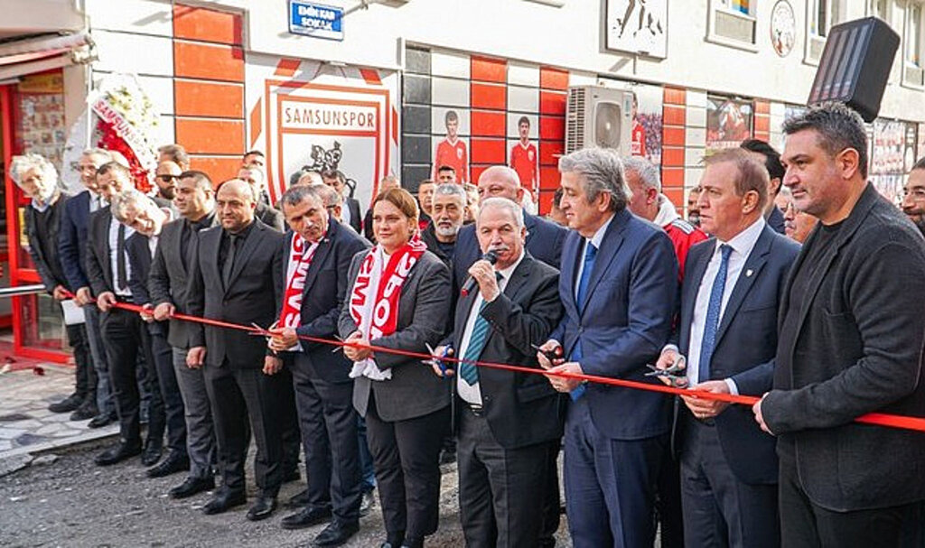Emin Kar Sokağının Tabelası Törenle Asıldı!