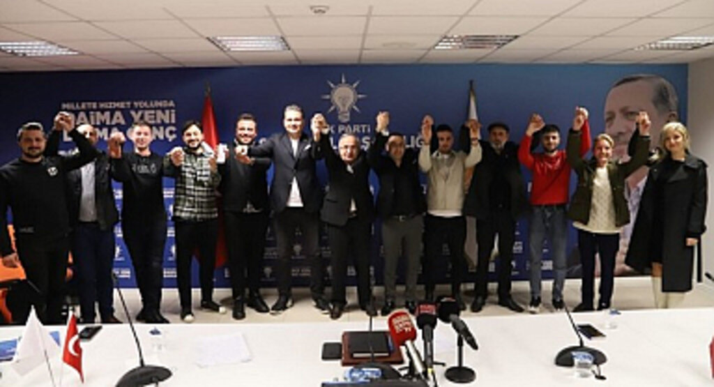 İYİ Parti'den İstifa Eden Alper Aydemir Ve 11 İsim Daha AK Parti'ye Katıldı!