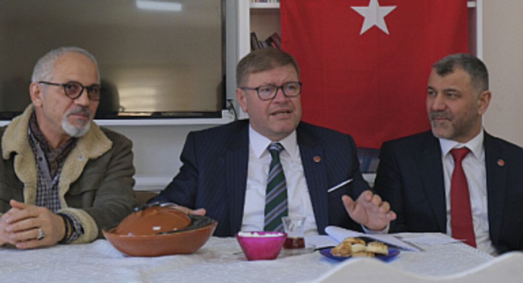 Adem Güney, 'Bugüne Kadar Yaptığınız Belediyecilik Gerçek Değil Miydi?'