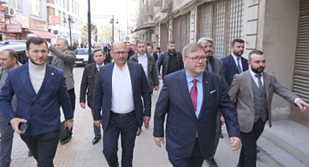 Adem Güney'den Kapısız Belediyecilik Sözü!