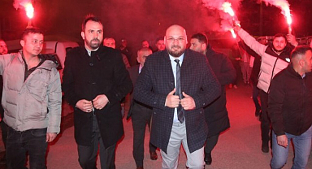 Akalan, Serhat Türkel’i Bağrına Bastı!