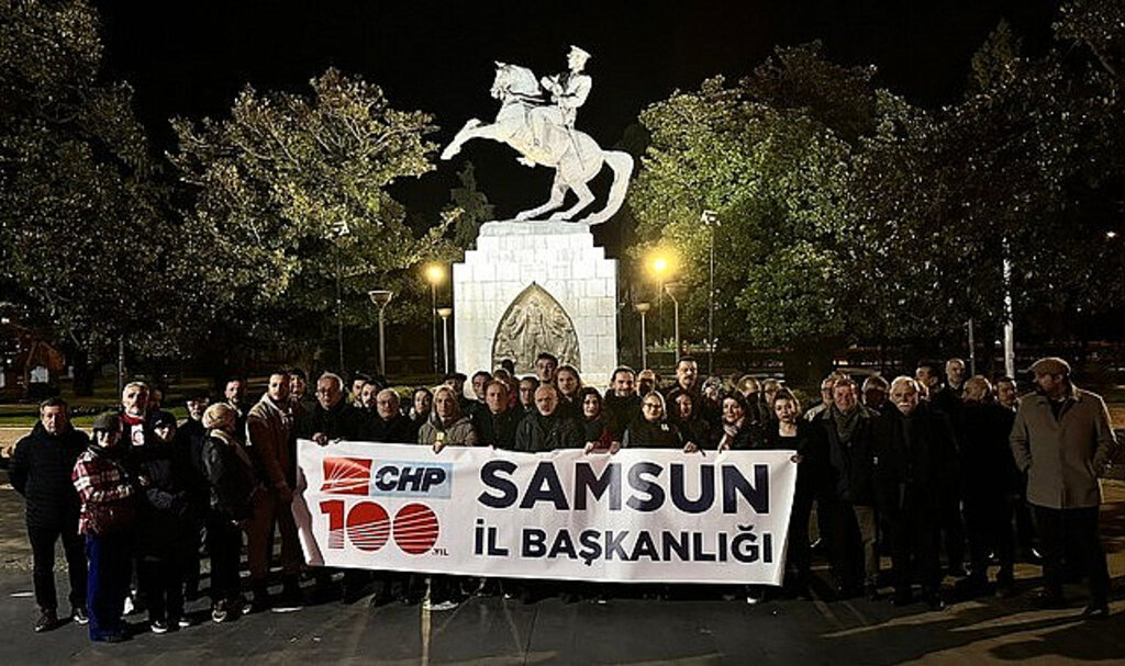 CHP Adayı Cevat Öncü Deprem Şehitlerini Andı!