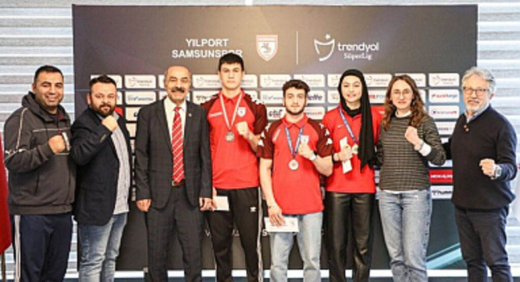 Samsunspor’dan Başarılı Sporculara Ödül!