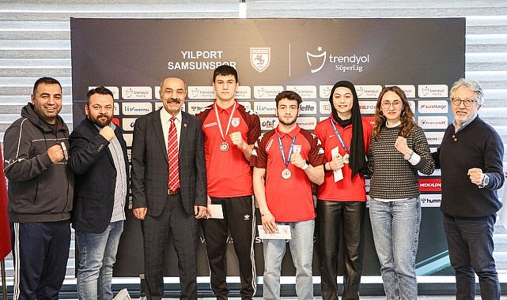 Samsunspor’dan Başarılı Sporculara Ödül!