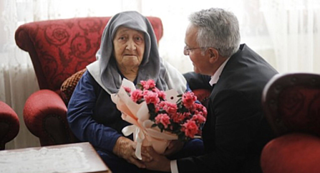 Adem Bektaş'tan Anlamlı 8 Mart Mesajı! 'Annem Benim İlham Kaynağım'