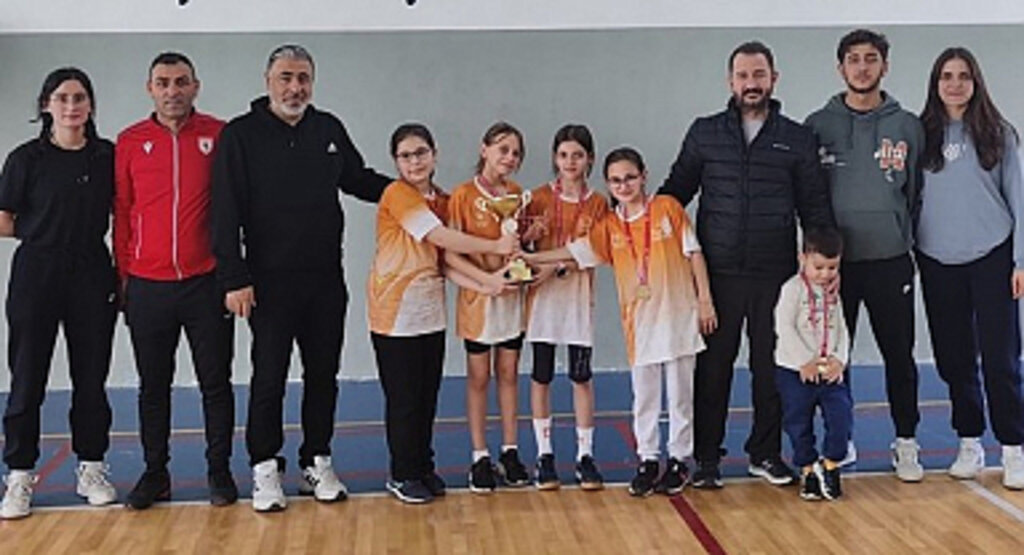 Badminton Okul Sporları Küçük Kız/Erkek Müsabakaları Samsun'da Sona Erdi!