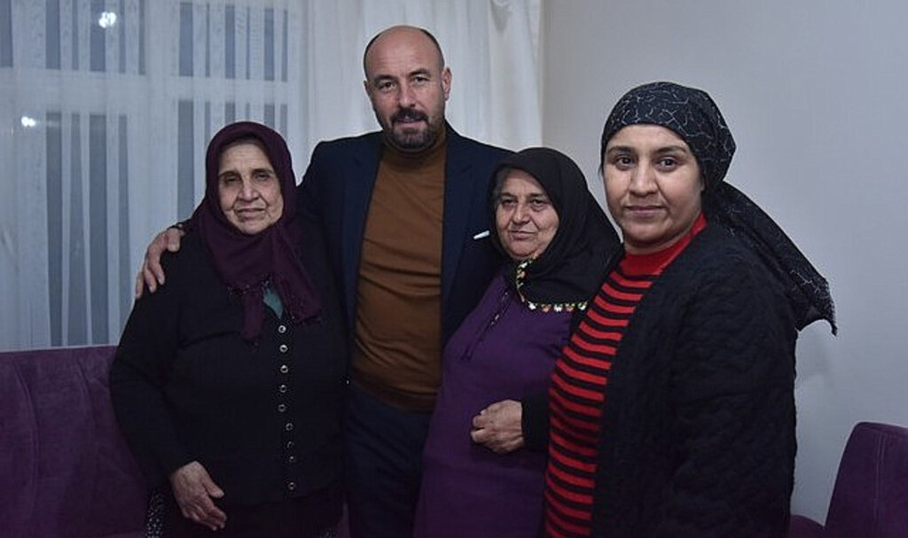 Başkan Togar Evi Yanan Aileye El Uzattı!