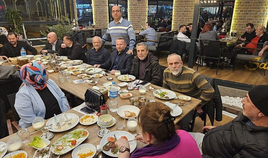 Derebahçe Mahallesi Muhtar Adayı Kazım Öksüzoğlu Gazetecilerle Buluştu!