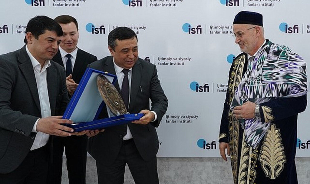 Özbekistan'da Rektör Ünal’a Fahri Profesörlük Unvanı Veridi!