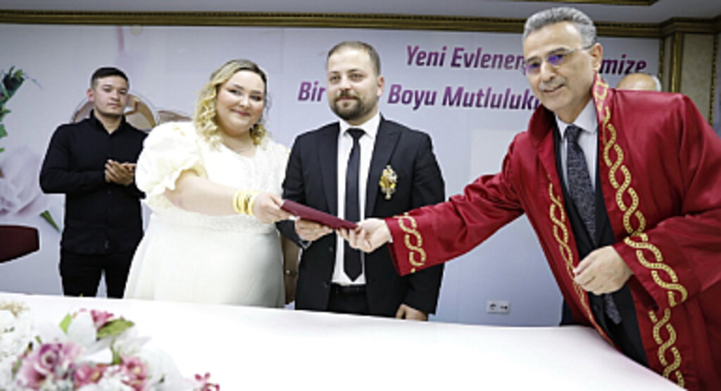 Başkan İhsan Kurnaz, Volkan - Sevcan Çiftinin Nikahını Kıydı!
