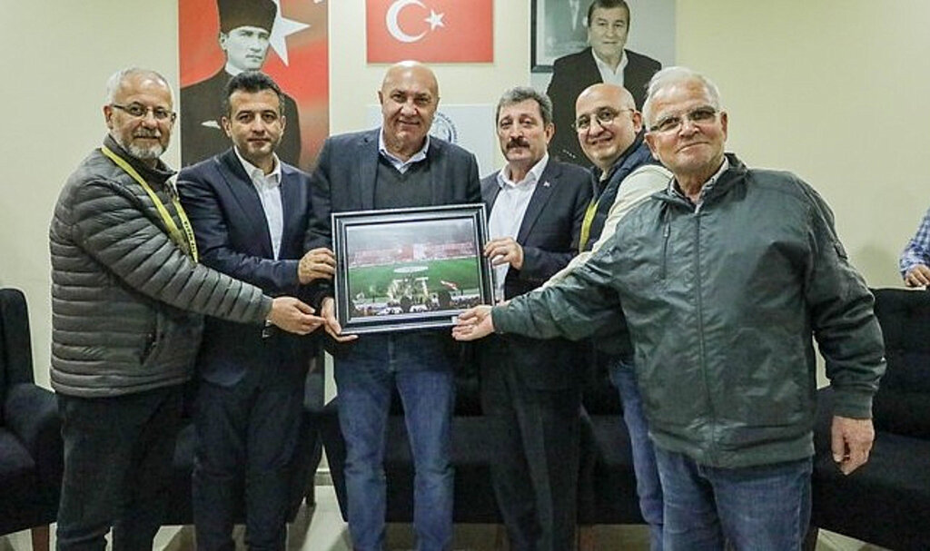 Başkan Yüksel Yıldırım’a Anlamlı Hediye!