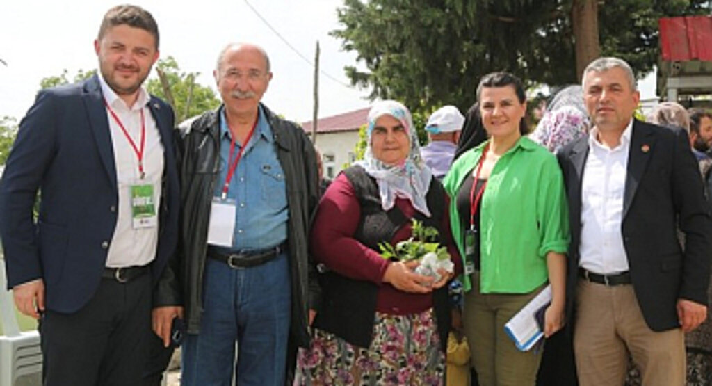 Atakum'da 30 Bin Adet Sebze Fidesi Dağıtıldı!