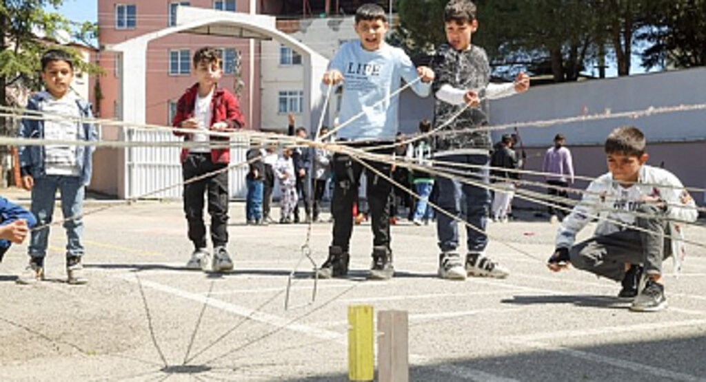 Canik'te Geleneksel Çocuk Oyunları Tanıtıldı!