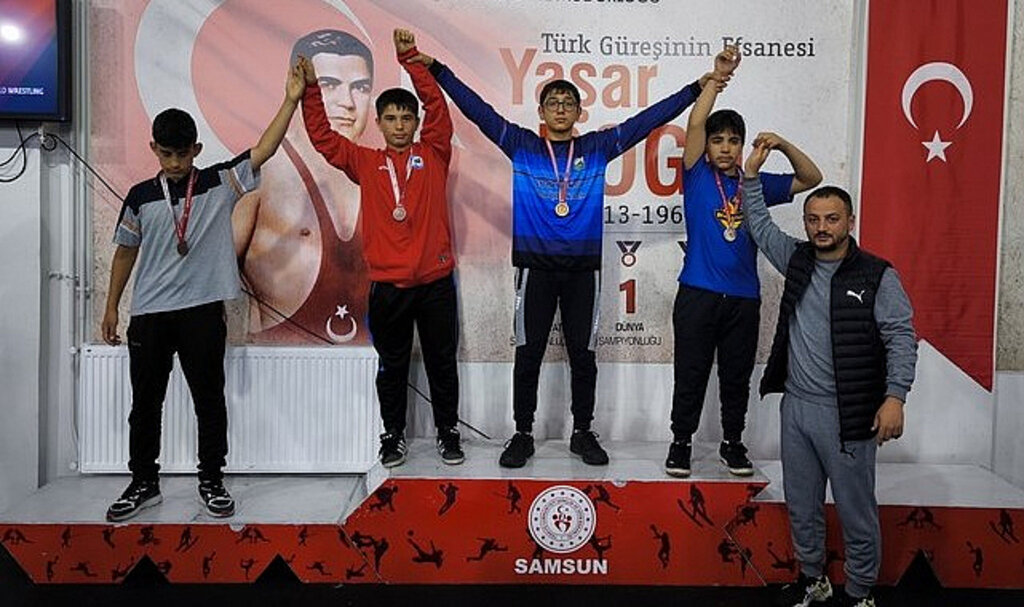 İlkadım Belediyesi Güreş Takımı Sporcuları Takım Halinde Şampiyon Oldu!