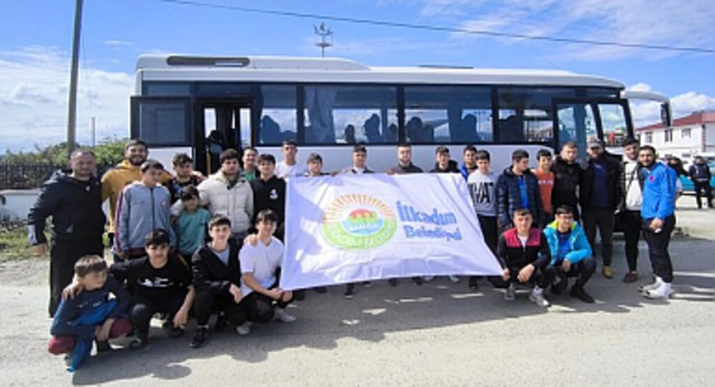 İlkadım’lı Güreşçiler Alaçam Güreşlerinden 3 Madalya İle Döndü!