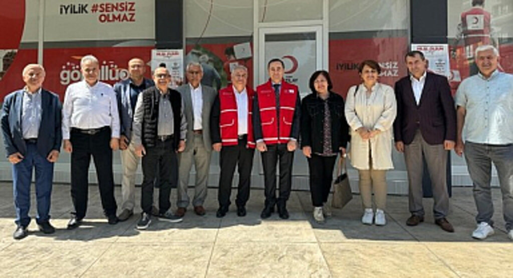 Kaymakam Kemal Yıldız ve Mütevelli Heyeti, Kızılay Atakum Şube Başkanlığını Ziyaret Etti!