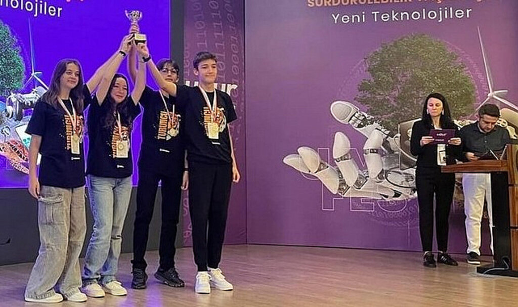 Samsun Uğur Okulları'na En İyi Araştırma Ödülü!