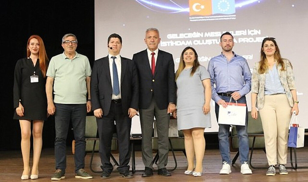 'Geleceğin Meslekleri Zirvesi' Atakum'da Gerçekleştirildi!