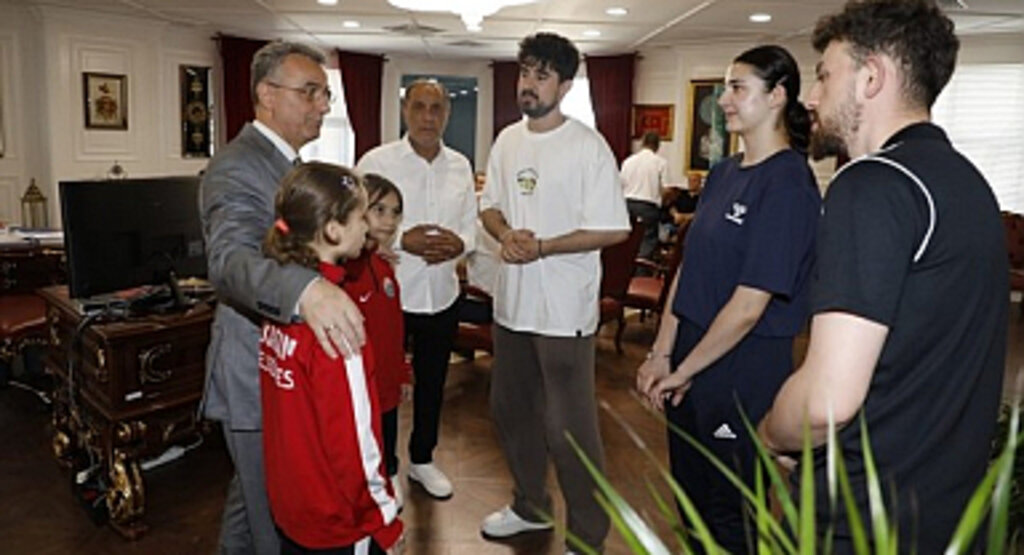 İlkadım Belediye Başkanı İhsan Kurnaz'dan Spora ve Sporcuya Güçlü Destek!