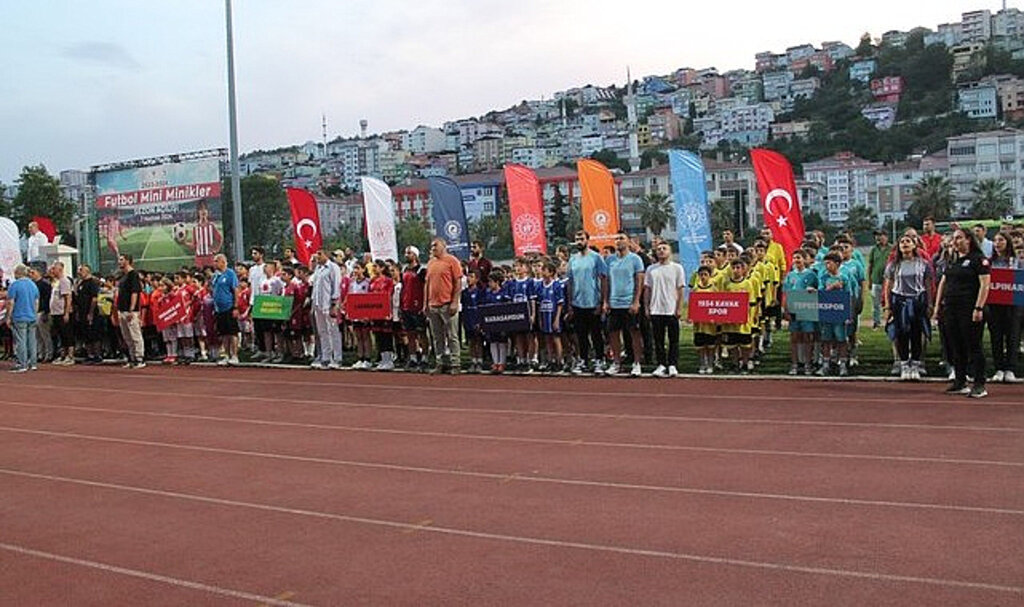 Samsun'da Mini Minikler Futbol Heyecanı Başlıyor!