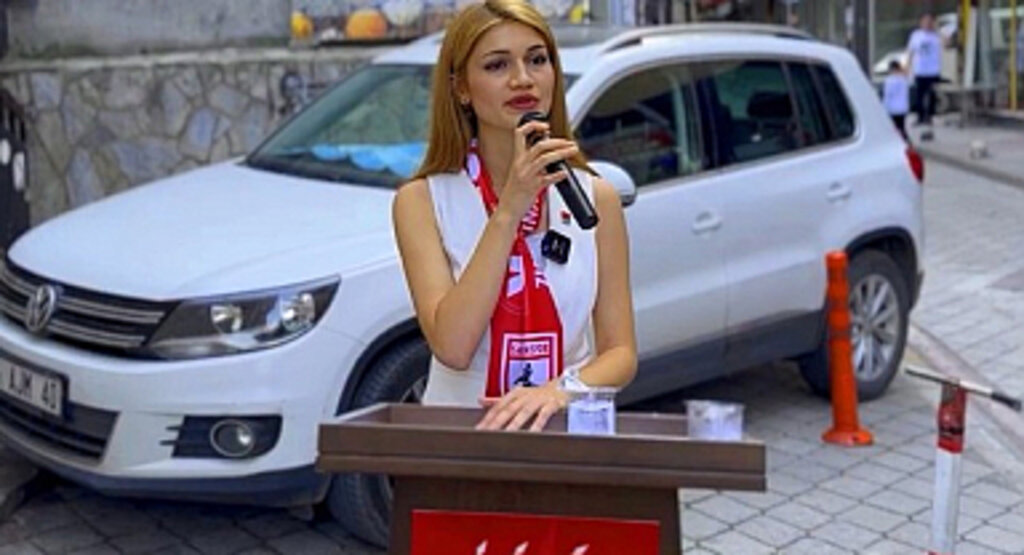 Cansu Konaş, CHP İlkadım Gençlik Kolları Başkanlığı'na Aday Oldu!