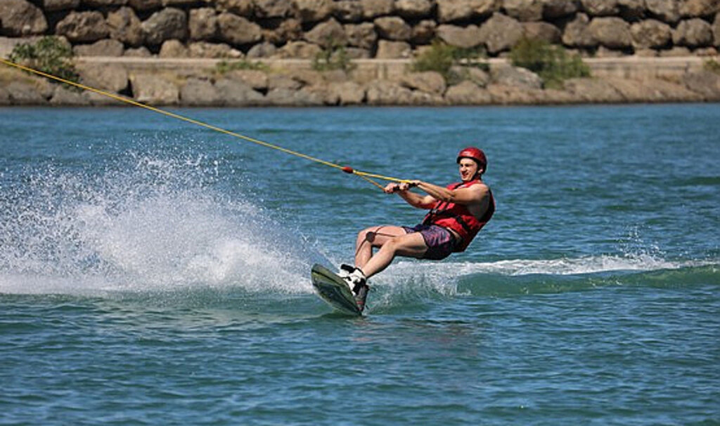 Karadeniz’deki İlk Ve Tek Su Kayağı Merkezi ‘SUKAY’ Sporseverleri Ağırlıyor!
