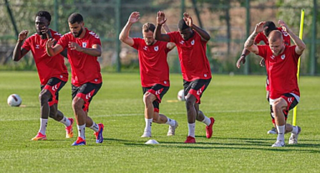 Samsunspor Yeni Teknik Direktörü İle Topbaşı Yaptı!