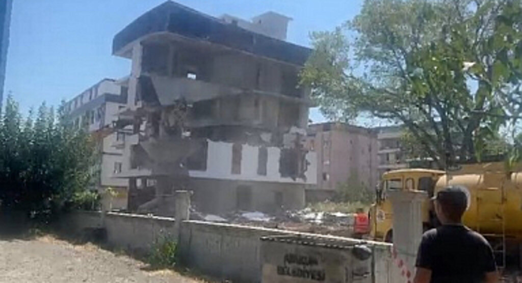 Atakum’da Kaçak Yapı Yıkıldı!
