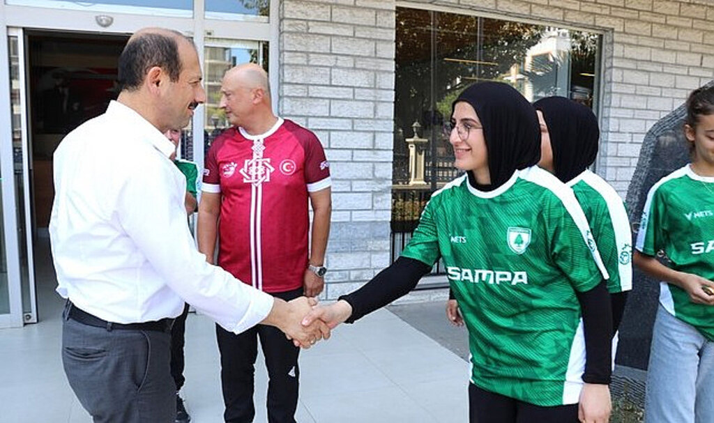 İl Müdürü Feyzullah Dereci Milli Sporculara Başarı Diledi!