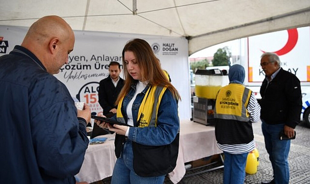 Büyükşehir Vatandaşların Görüşlerini Almaya Devam Ediyor!