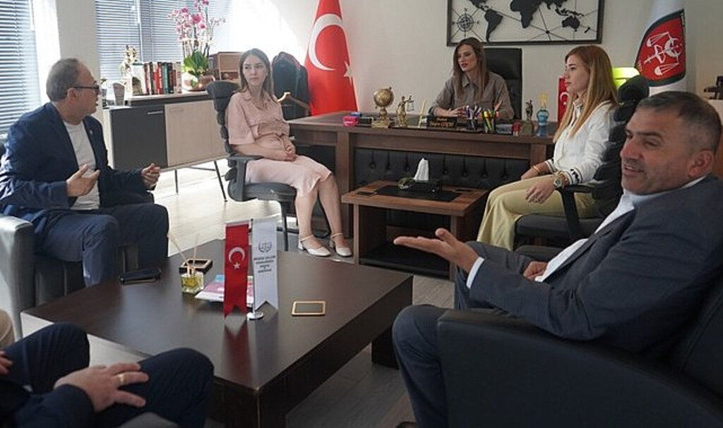 Milletvekili Topsakal'dan Türk Hukuk Enstitüsü Samsun Şubesin Ziyaret!