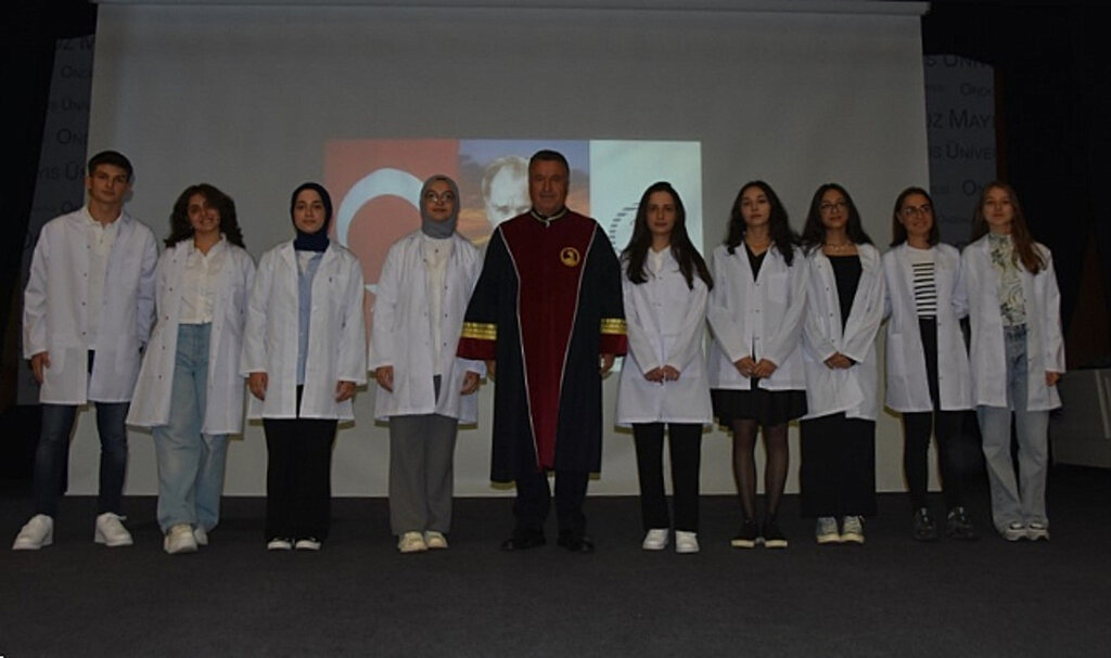 Yeni Tıbbiyeliler Önlüklerini Giydi!
