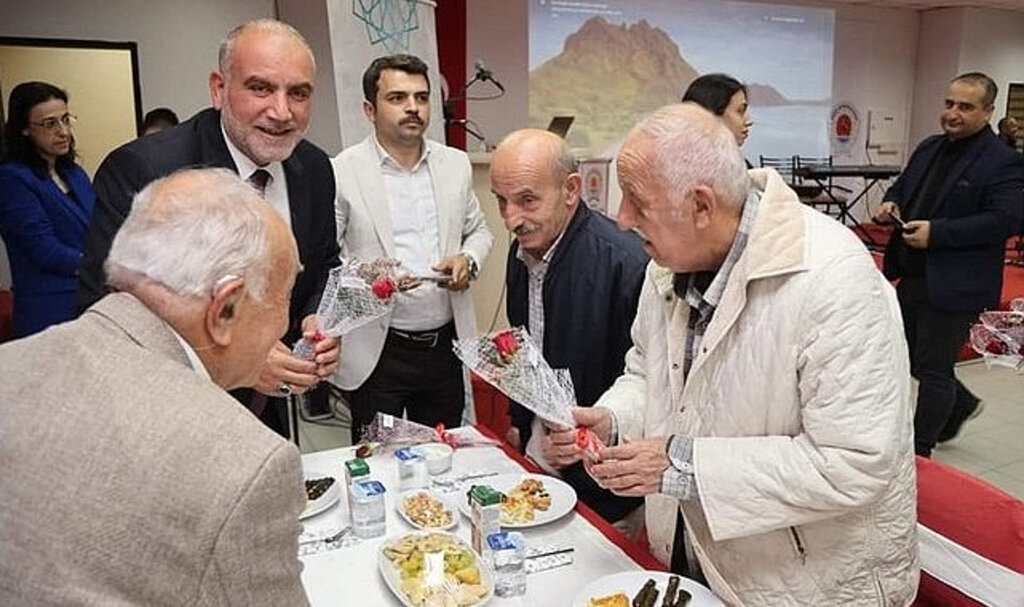 Başkan İbrahim Sandıkçı'ya Büyüklerden Dua!