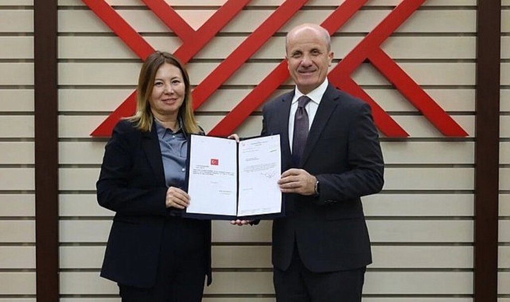 Rektör Fatma Aydın Mazbatasını Aldı!