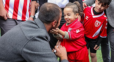 Samsunspor'un Kaptanı Zeki Minik Öğrencilerle Buluştu!