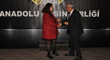 Atakum’da Sürgüne Direnen Gazeteciye Anlamlı Ödül!