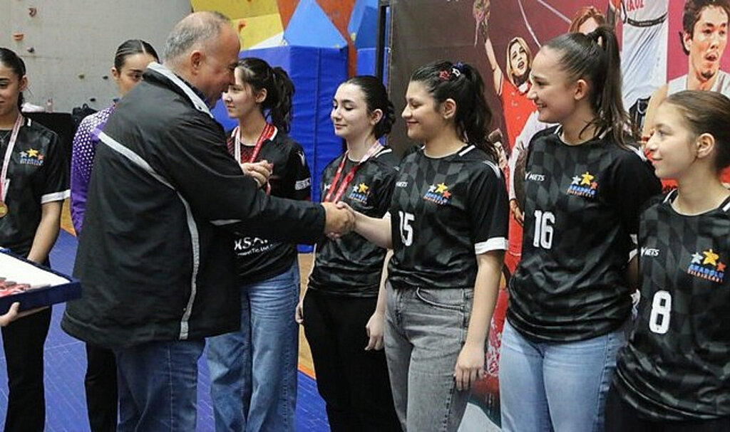 Genç Bayanlar Hentbol İl Birinciliği Sona Erdi!