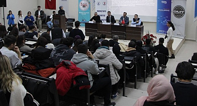 İletişim Fakültesinde ‘İletişimde Kurumsallık’ Paneli Gerçekleştirildi!